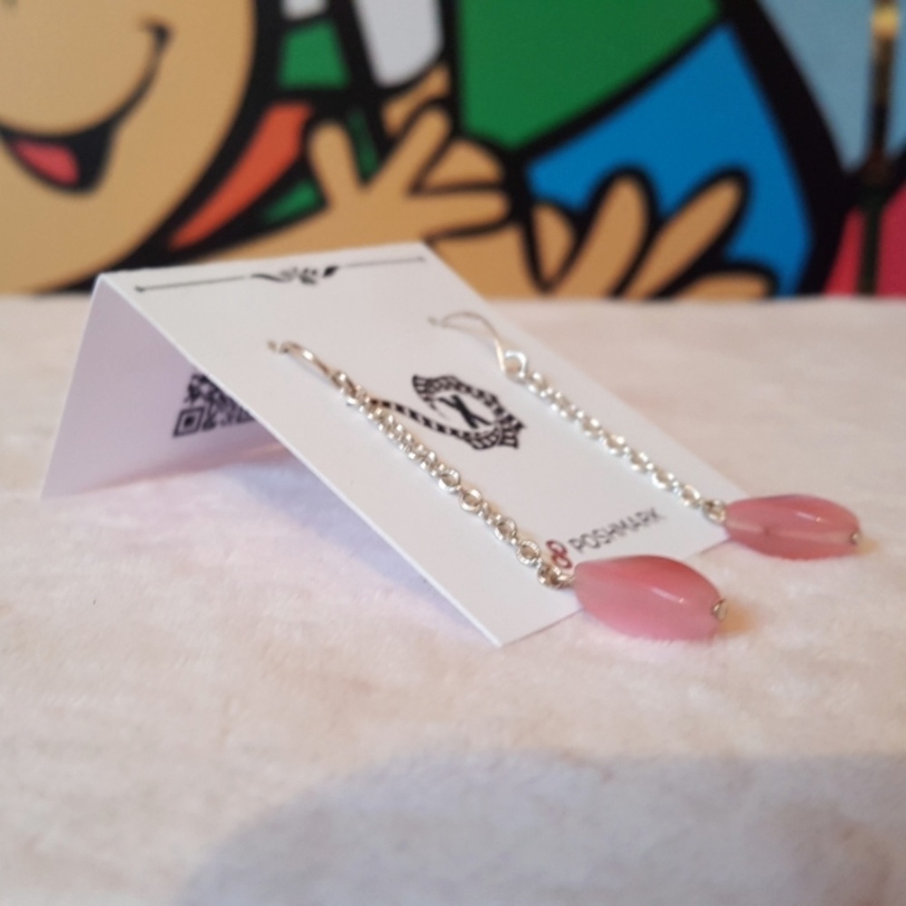 ⬇️ Silver & Pink Delicate Dangling Earrings
